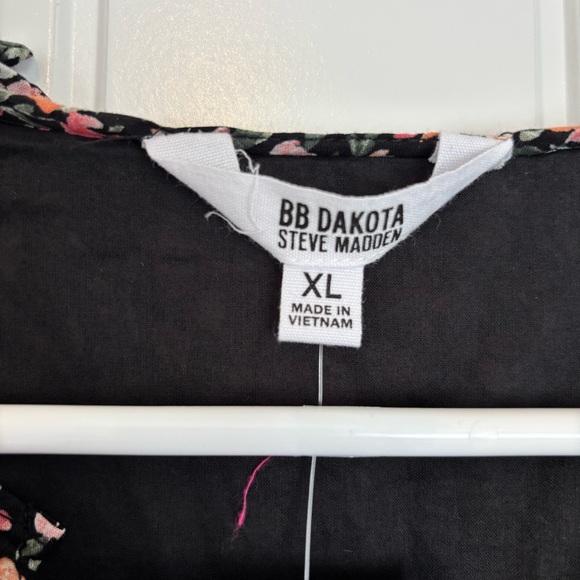 BB Dakota Steve Madden Women's Black Floral Tiered Short Dress Size XL NWT - Picture 5 of 9